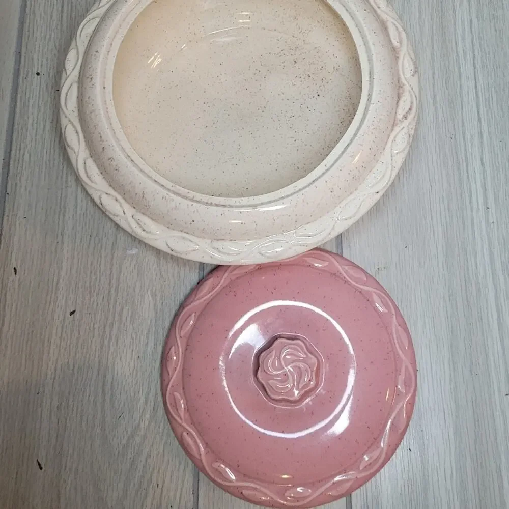 Vtg USA Pottery Pink Covered Casserole Serving Dish Farmhouse Country Coquette